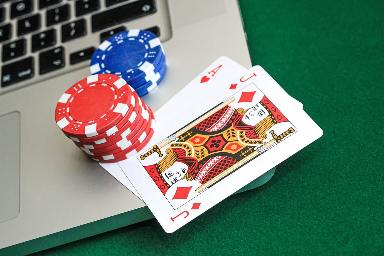Payment method logos and QRIS code displayed on elitjp slot platform